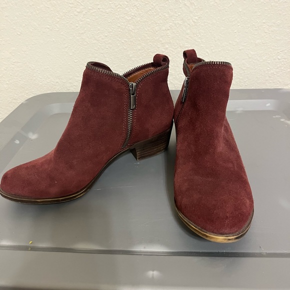 Maroon Lucky Brand size 8 ankle booties - Picture 1 of 2